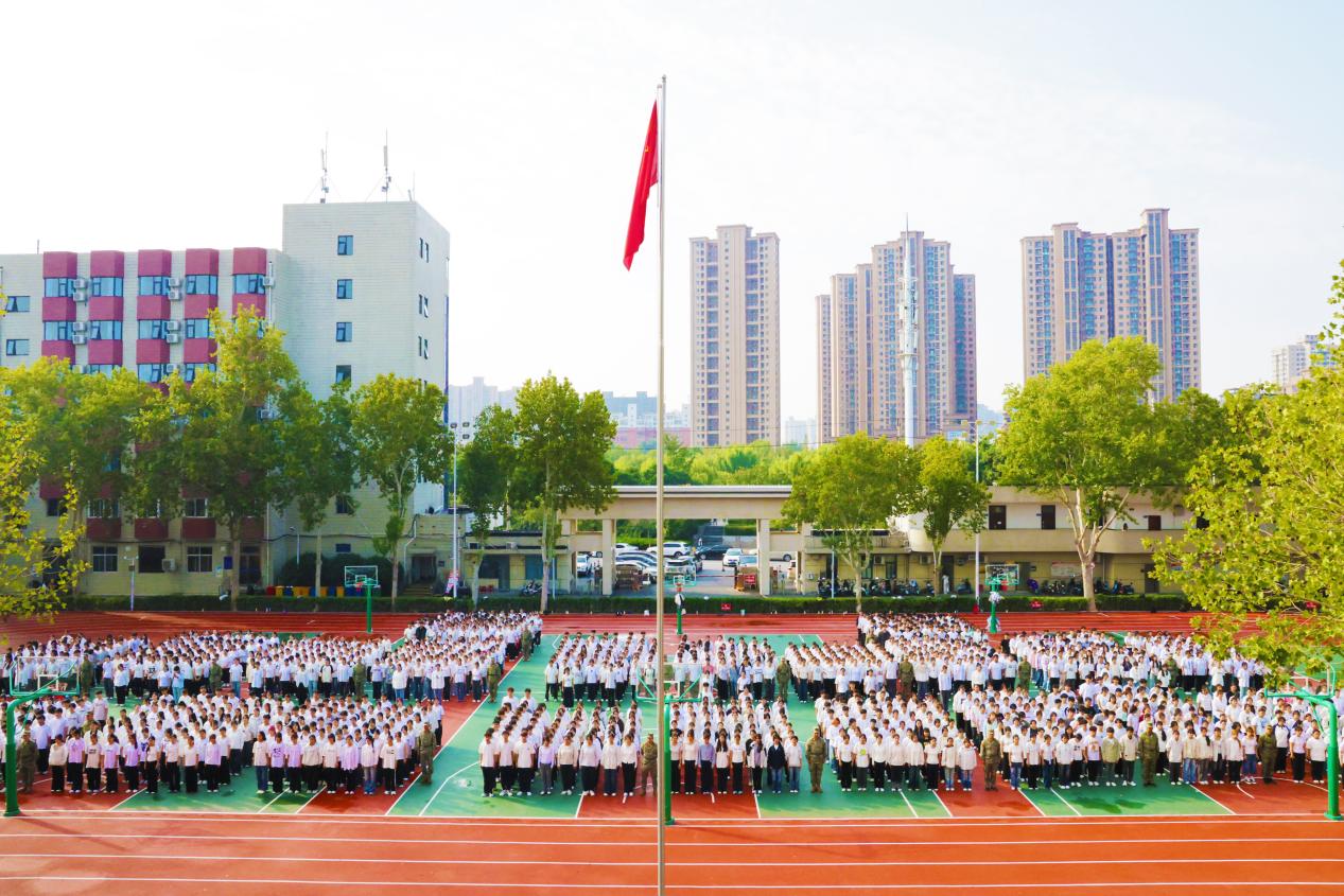 河南信息统计职业学院2025级学生军训汇报暨总结表彰大会郑州庆典公司郑州礼仪公司郑州运动会开幕式大学生军训汇演3.jpeg